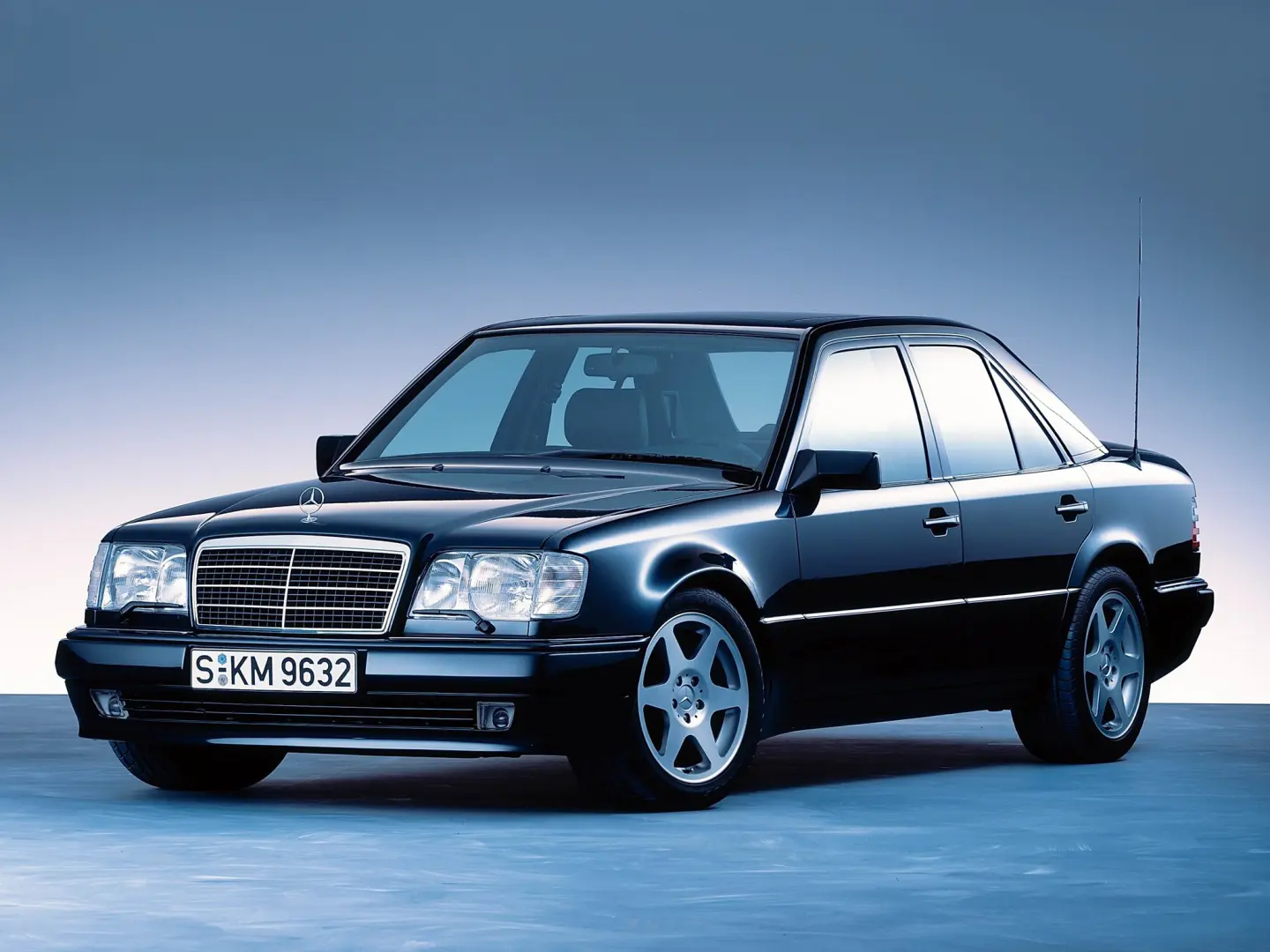 Mercedes-Benz  E 500 E 0