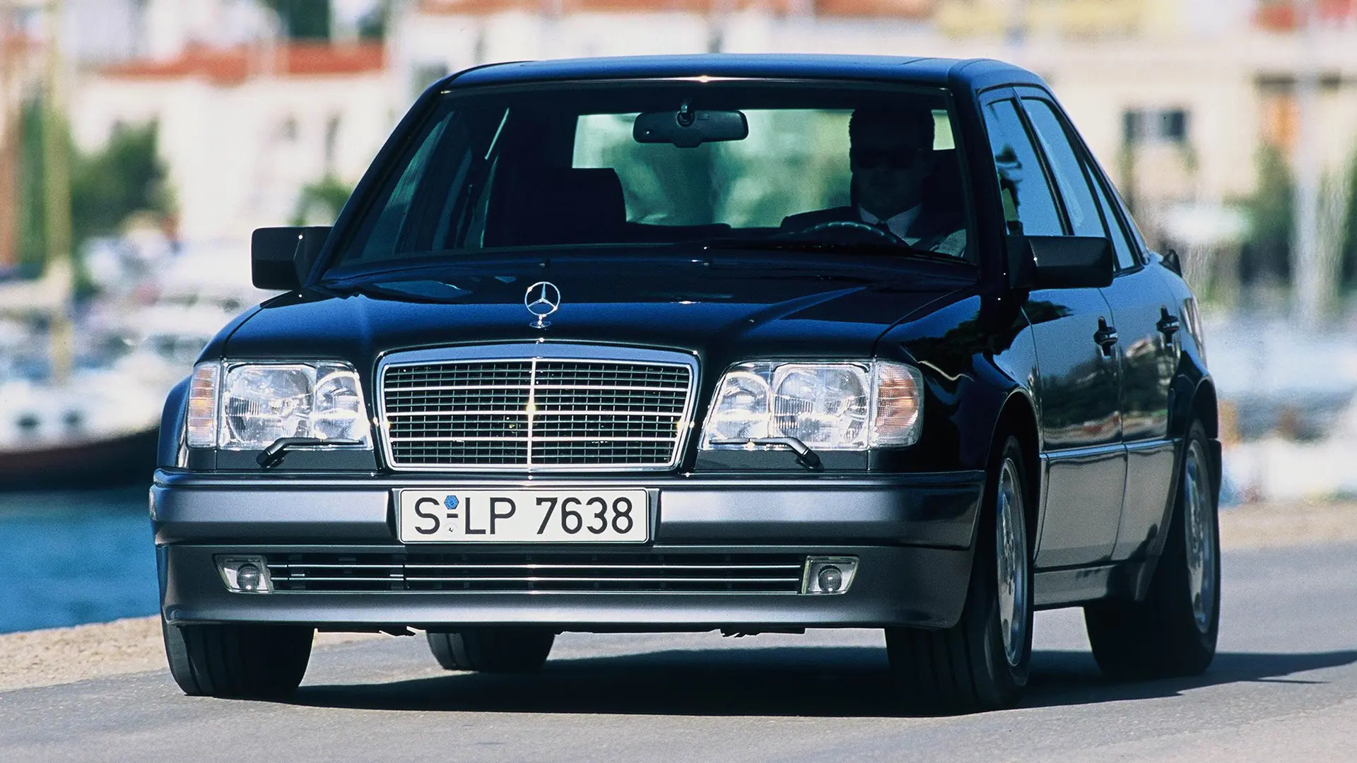 Mercedes-Benz  E 500 1