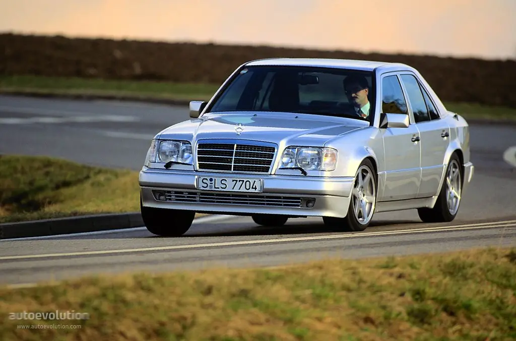 Mercedes-Benz  E 500 3