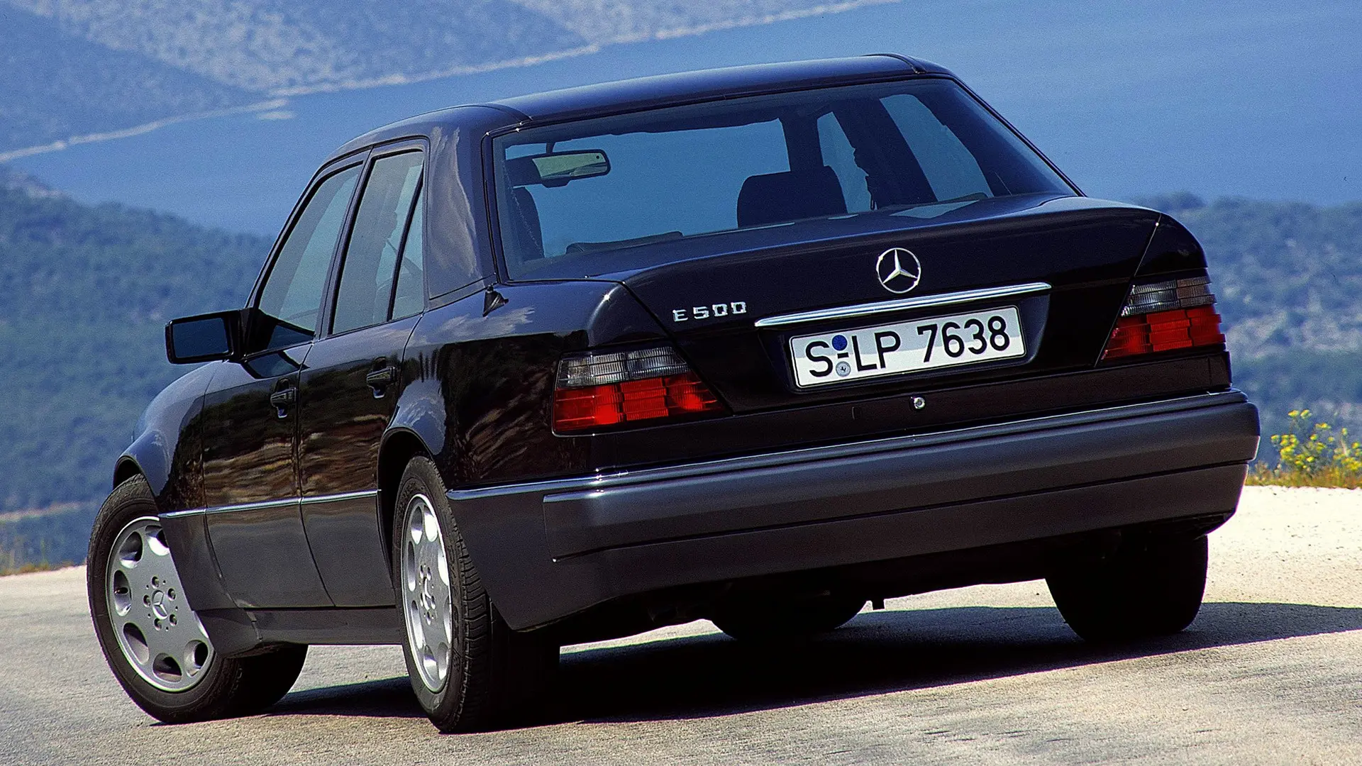 Mercedes-Benz  E 500 4