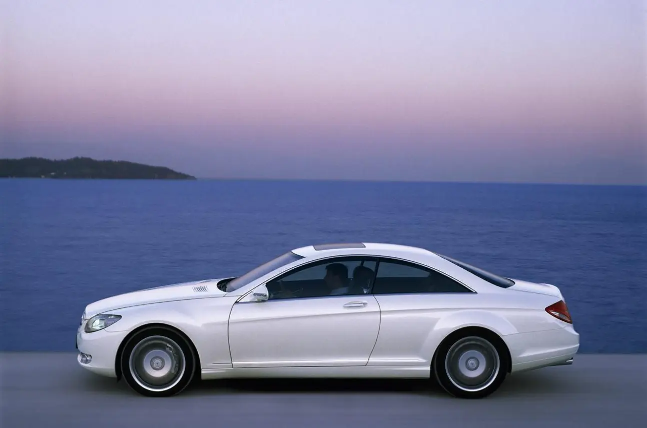Mercedes-Benz  E 500 4Matic BlueEFFICIENCY Premium 2