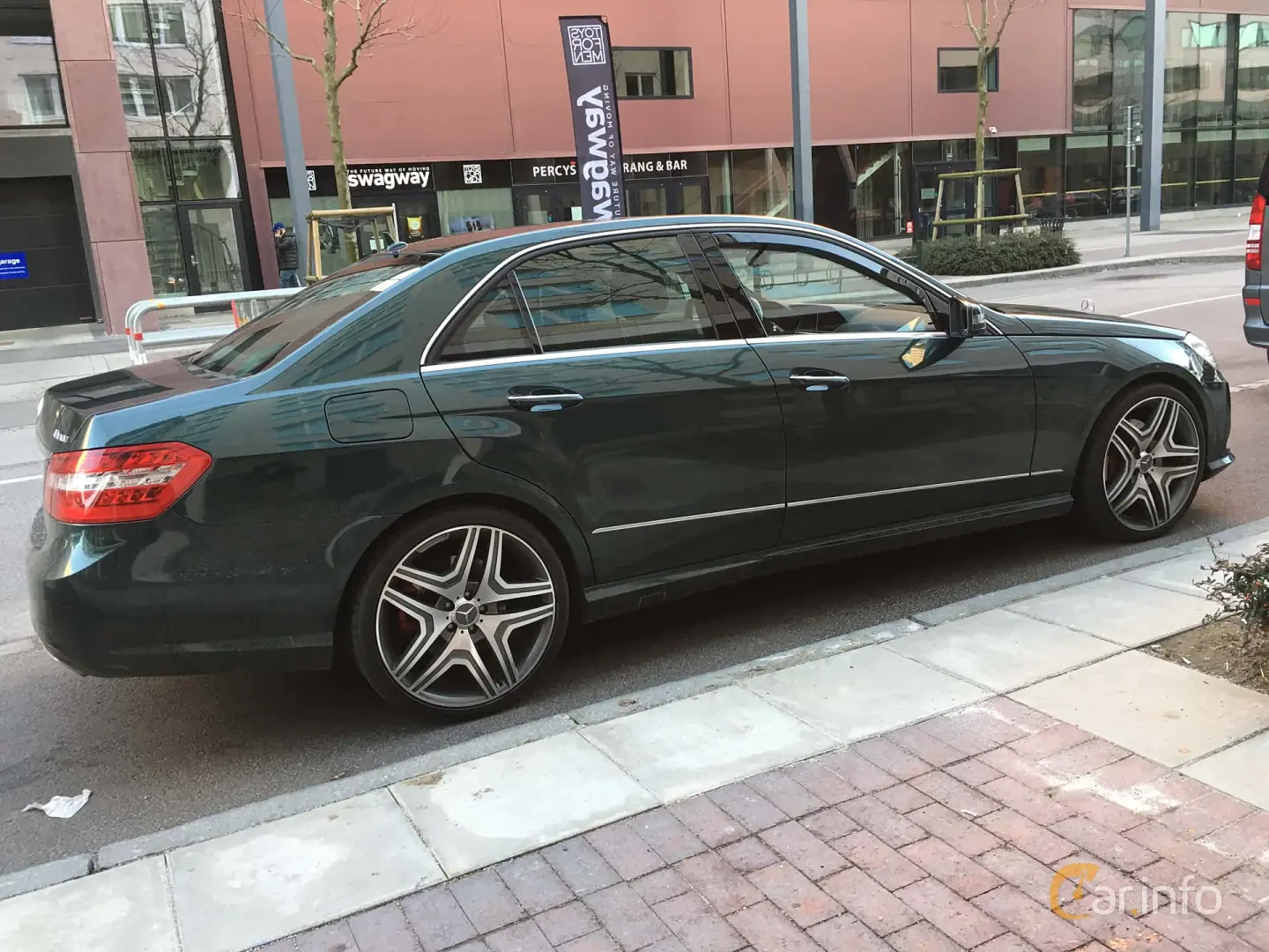 Mercedes-Benz  E 500 4Matic BlueEFFICIENCY Premium 4