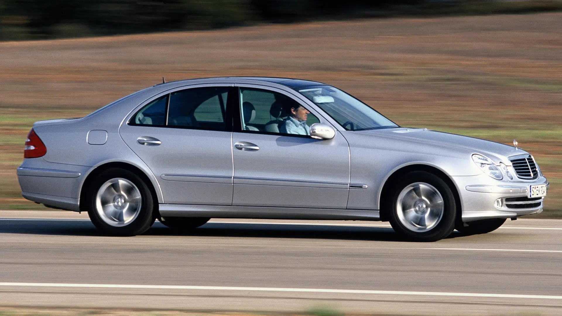 Mercedes-Benz  E 500 Avantgarde 1