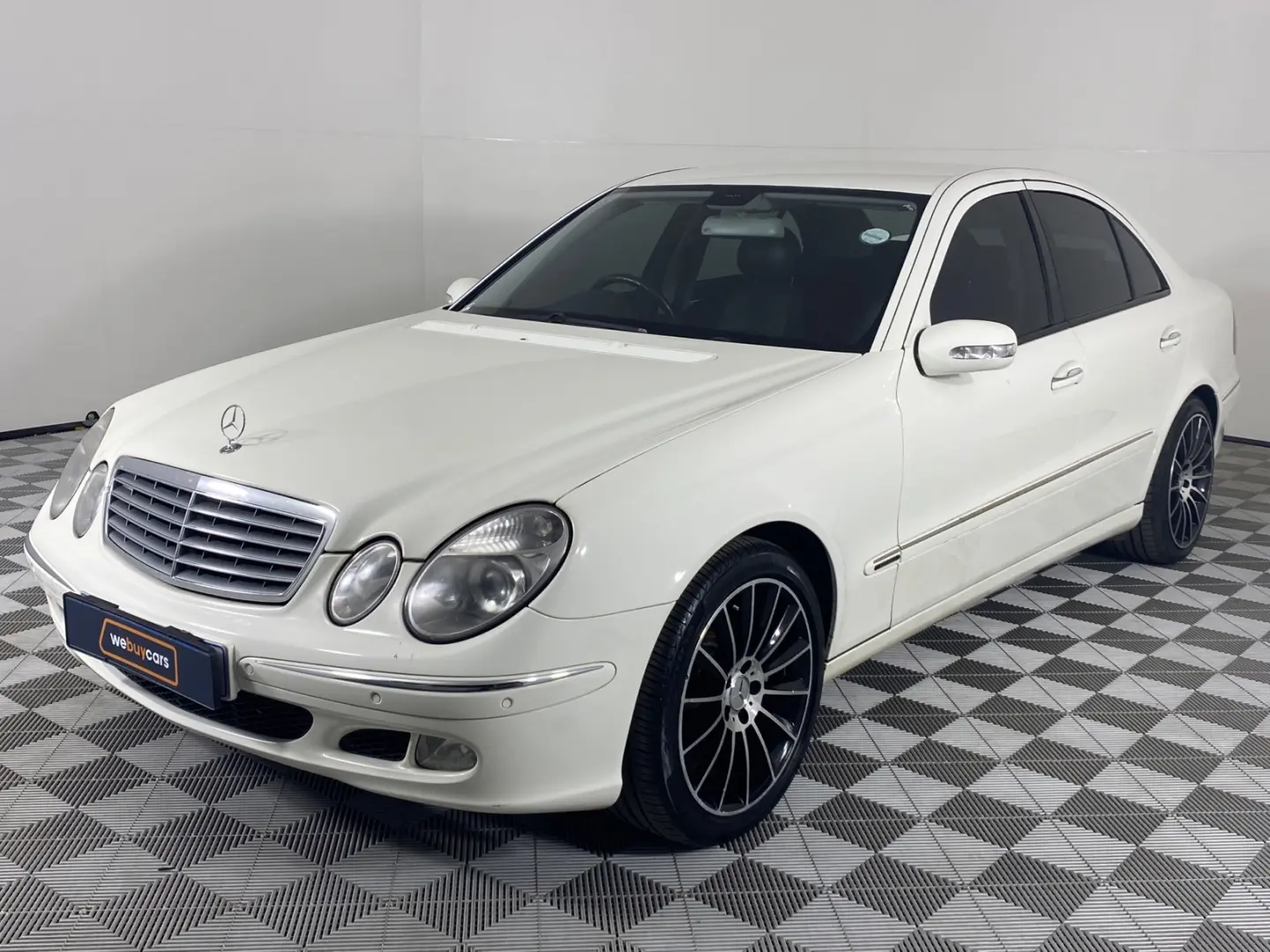 Mercedes-Benz  E 500 Elegance 2