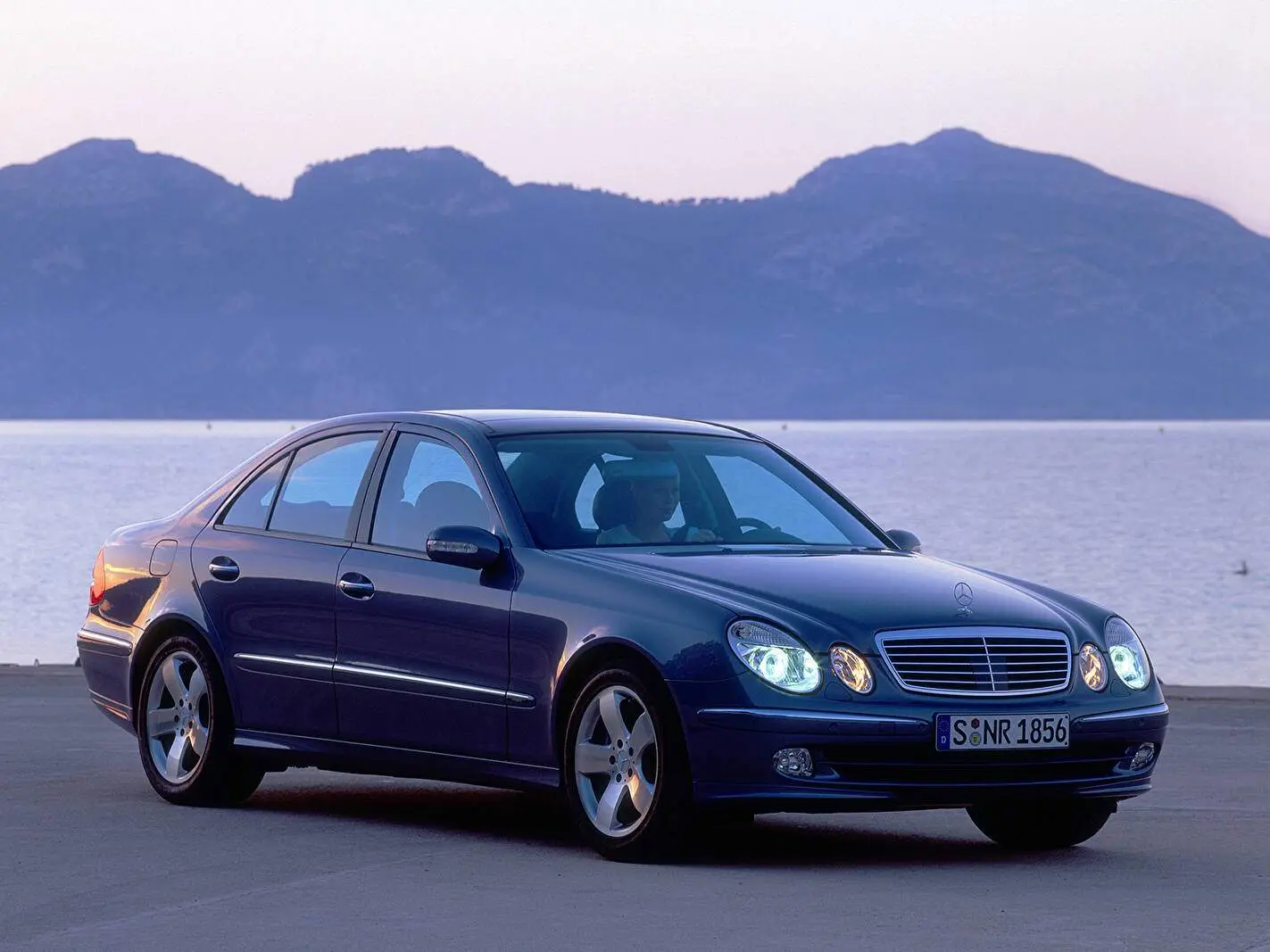 Mercedes-Benz  E 500 Elegance 5