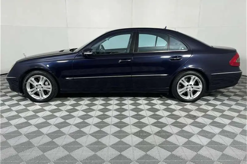 Mercedes-Benz  E 500 Elegance 3