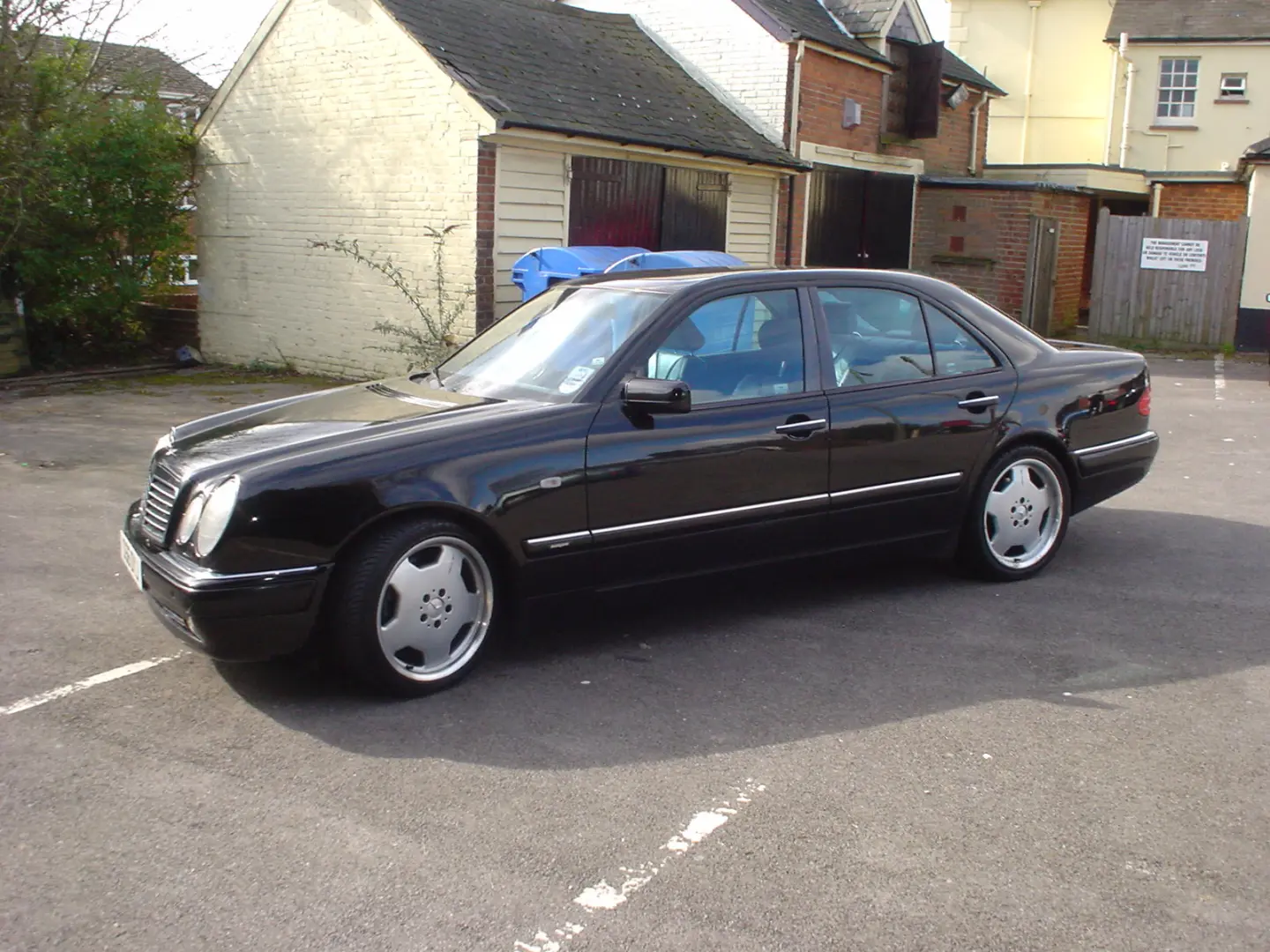 Mercedes-Benz  E 55 AMG 1