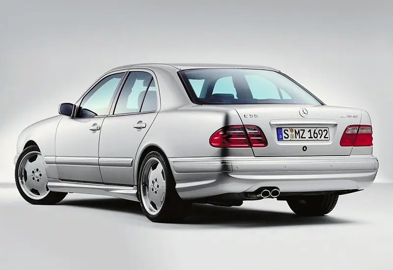 Mercedes-Benz  E 55 AMG 3