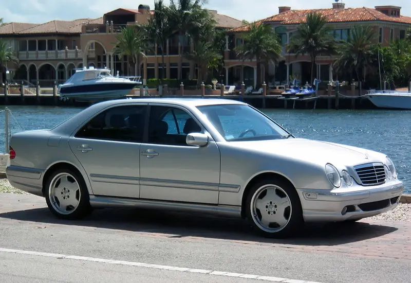 Mercedes-Benz  E 55 AMG 5