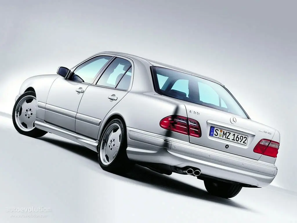 Mercedes-Benz  E 55 AMG 7