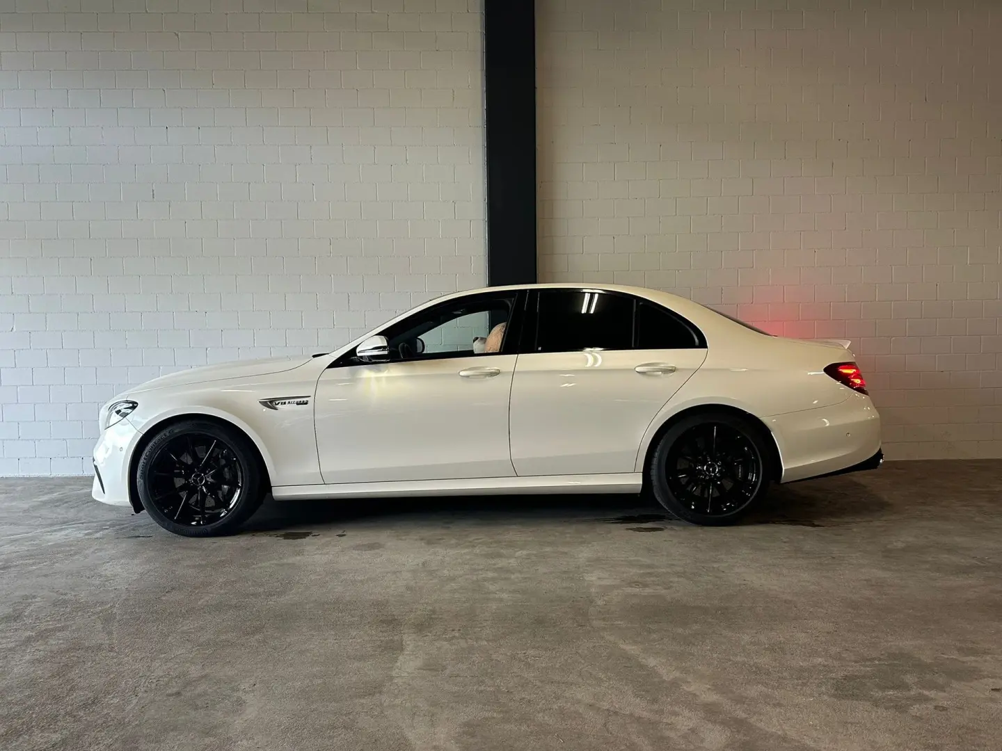 Mercedes-Benz  E 63 4Matic+ AMG Performans Speedshift MCT 3