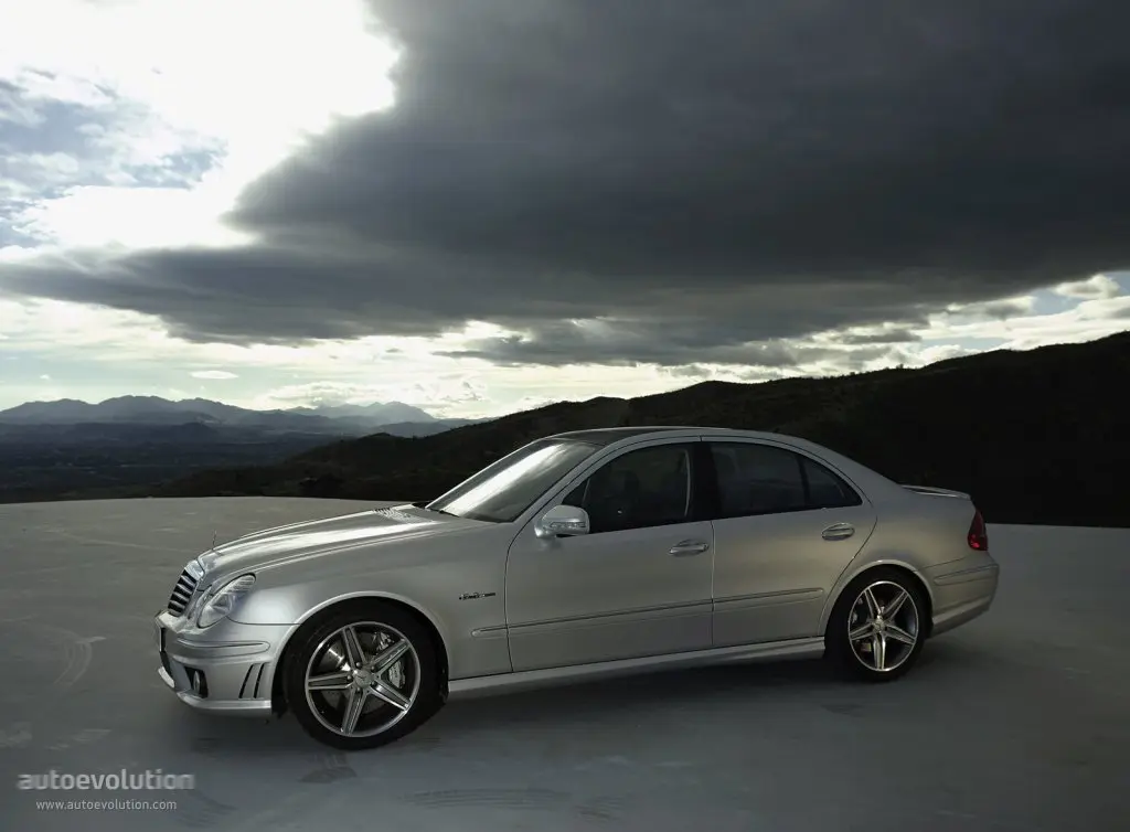 Mercedes-Benz  E 63 AMG 4