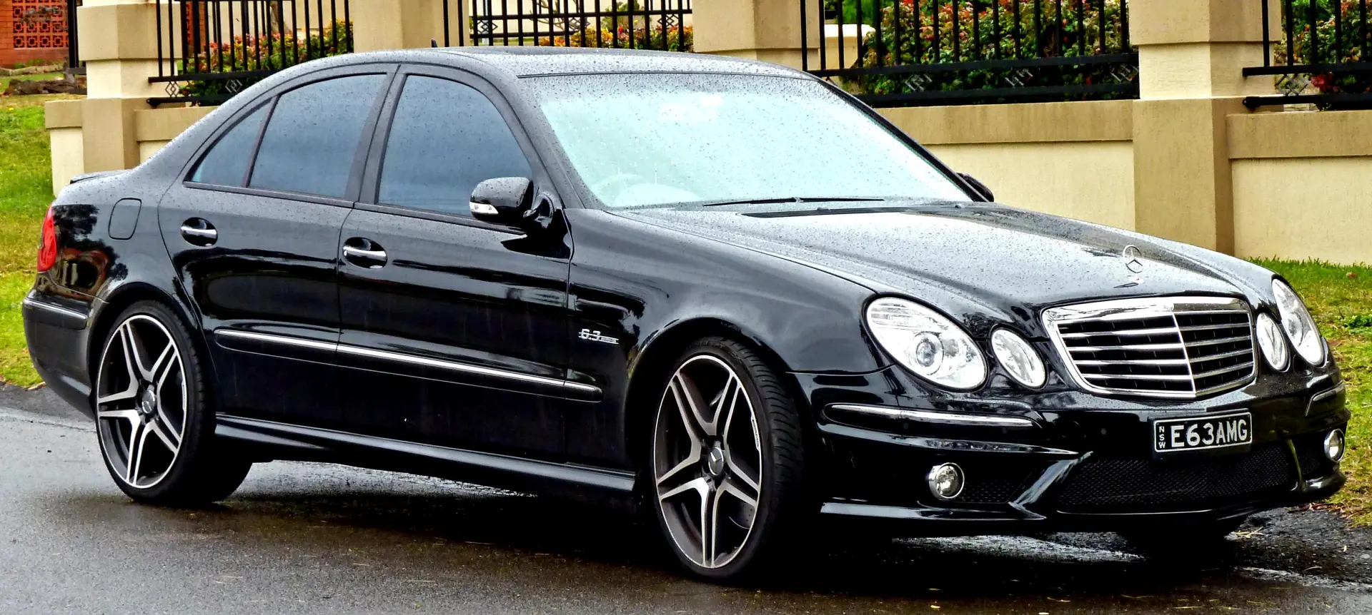 Mercedes-Benz  E 63 AMG 6