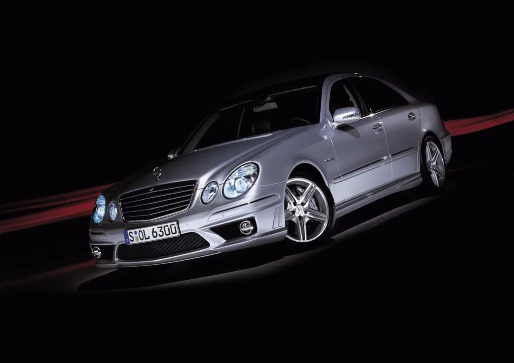 Mercedes-Benz  E 63 AMG 6