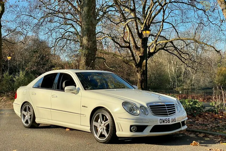 Mercedes-Benz  E 63 AMG 4