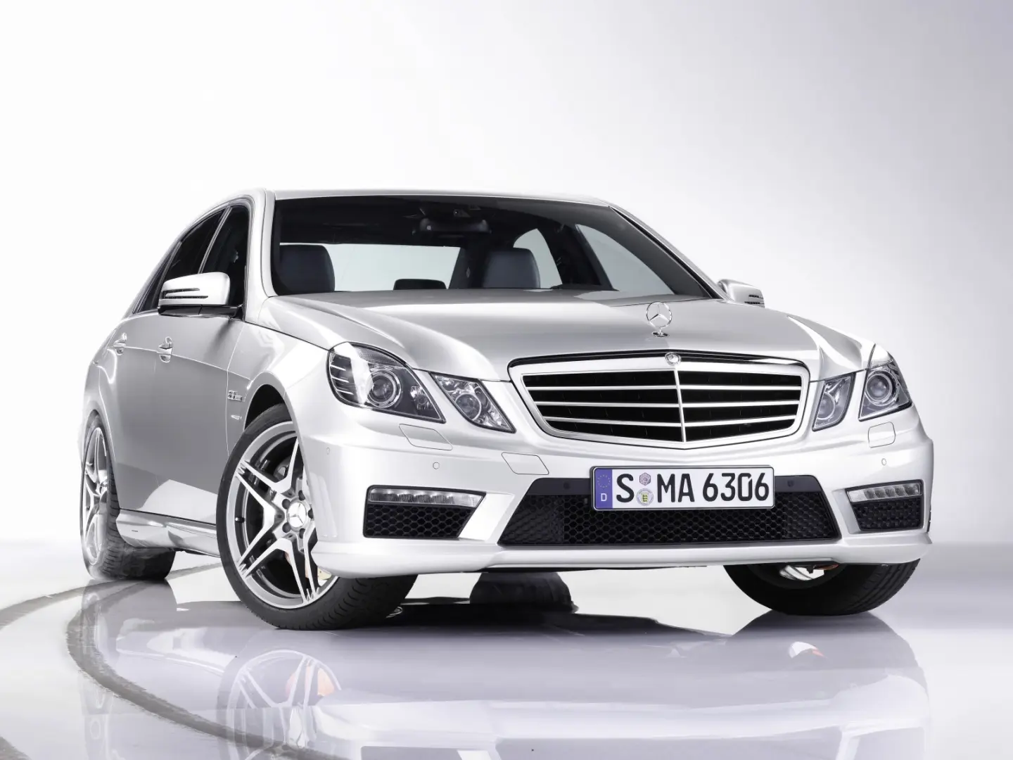 Mercedes-Benz  E 63 AMG Premium 3