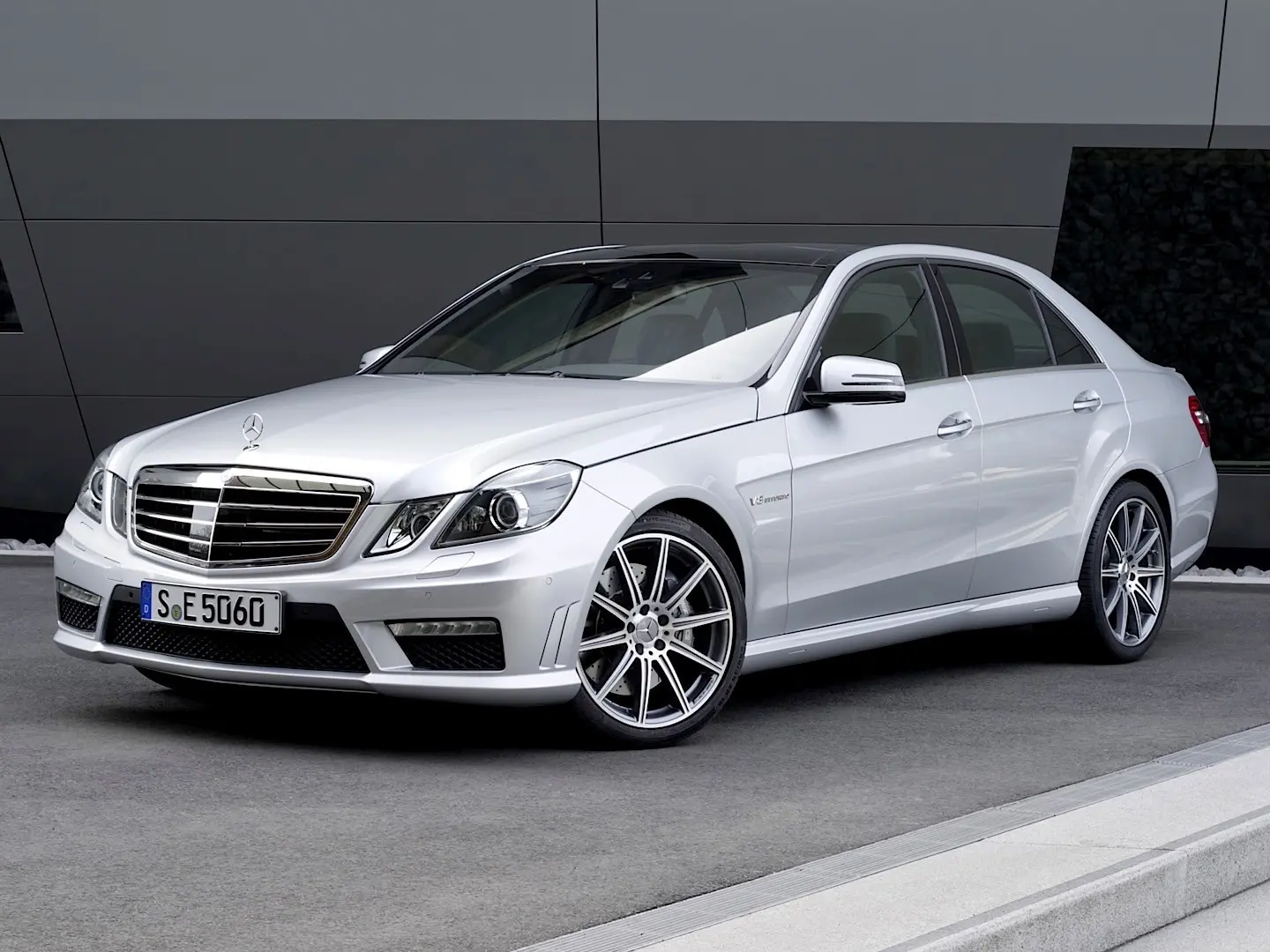 Mercedes-Benz  E 63 AMG Premium 4