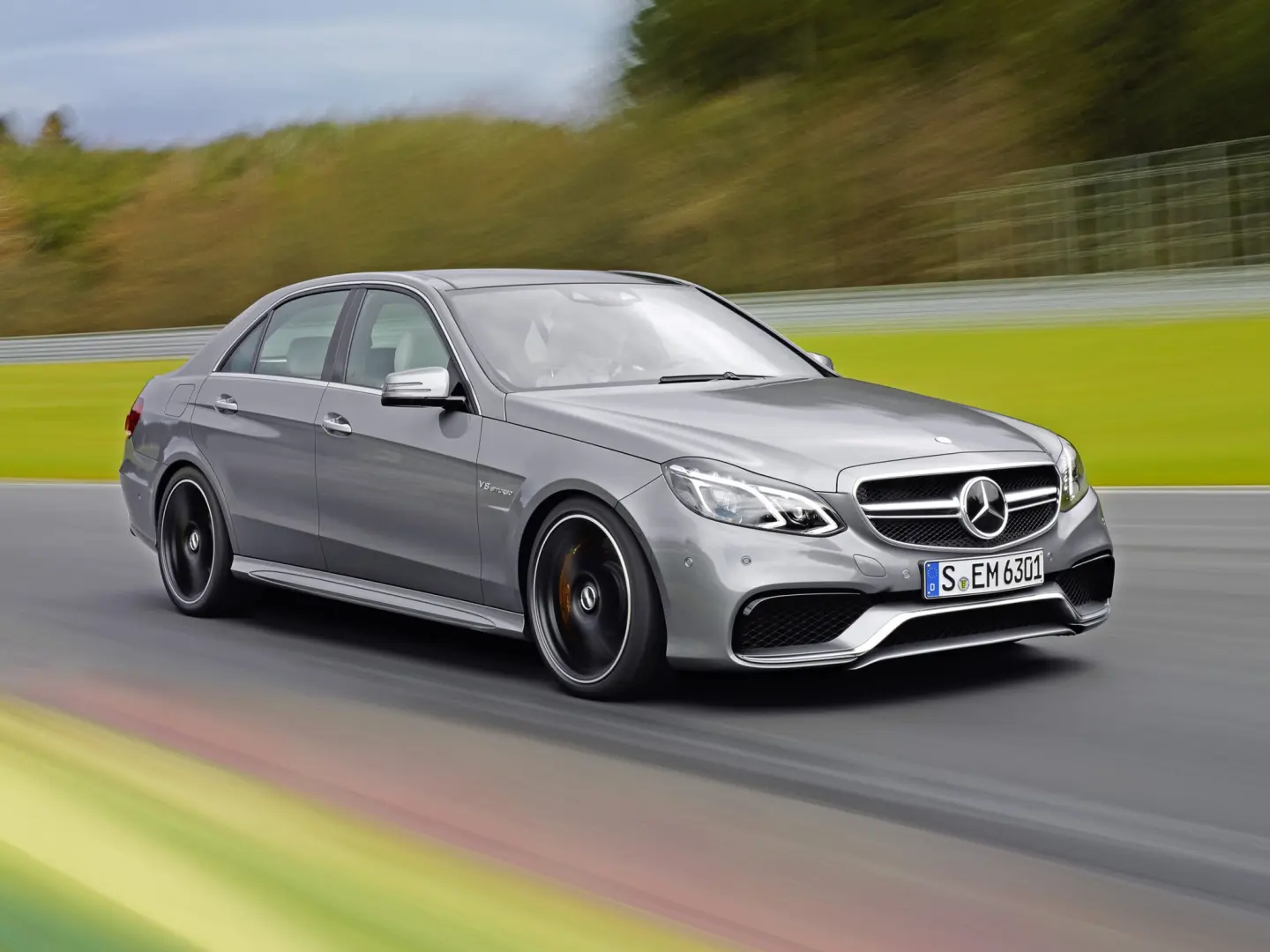 Mercedes-Benz  E 63 AMG Premium 0