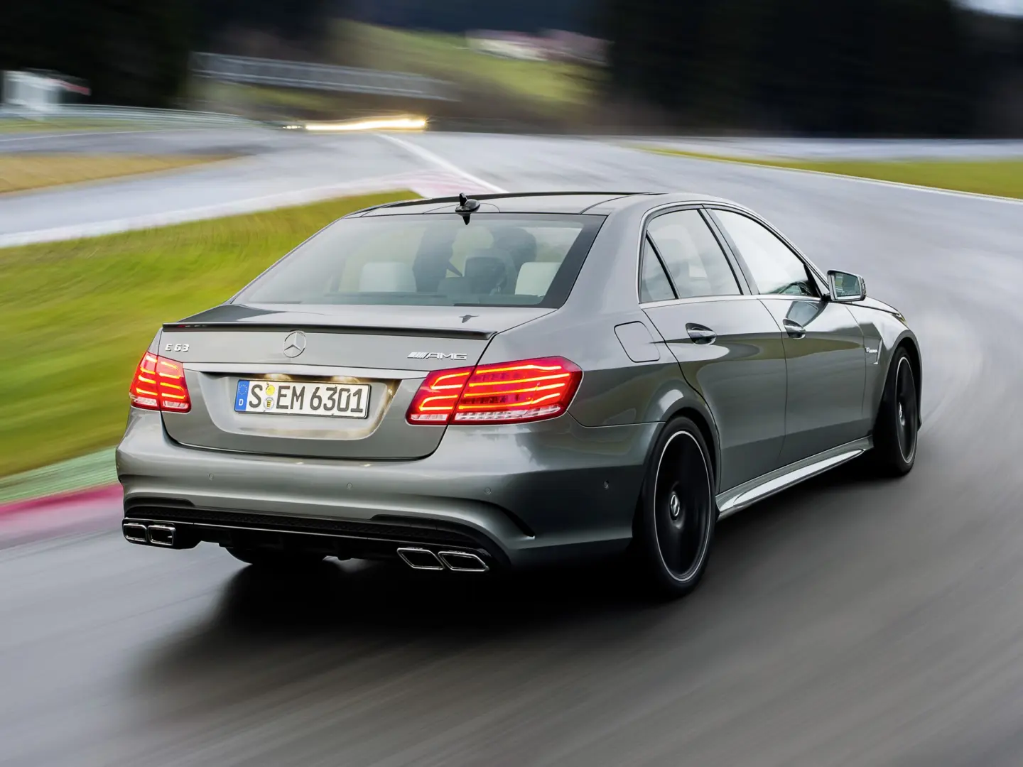Mercedes-Benz  E 63 S 4Matic AMG Premium 3