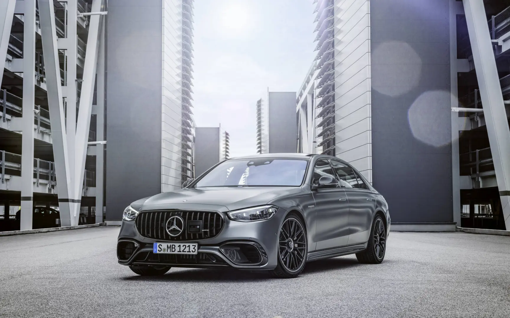 Mercedes-Benz  S 63 AMG E-Performans 1