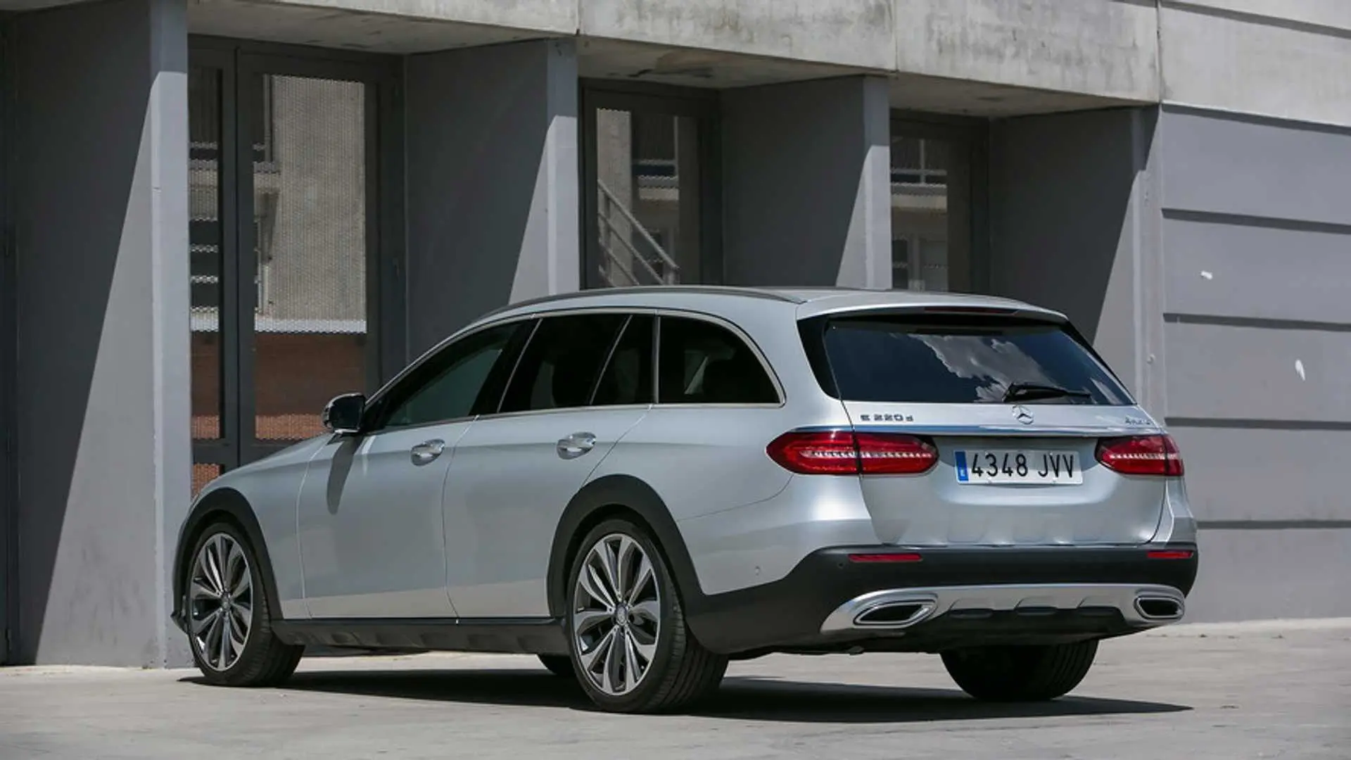 Mercedes-Benz  E 220 d 4Matic AMG 9G-Tronic 6