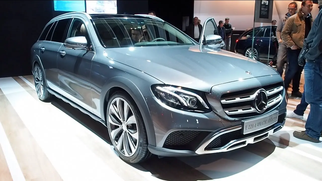 Mercedes-Benz  E 220 d 4Matic AMG 9G-Tronic 6