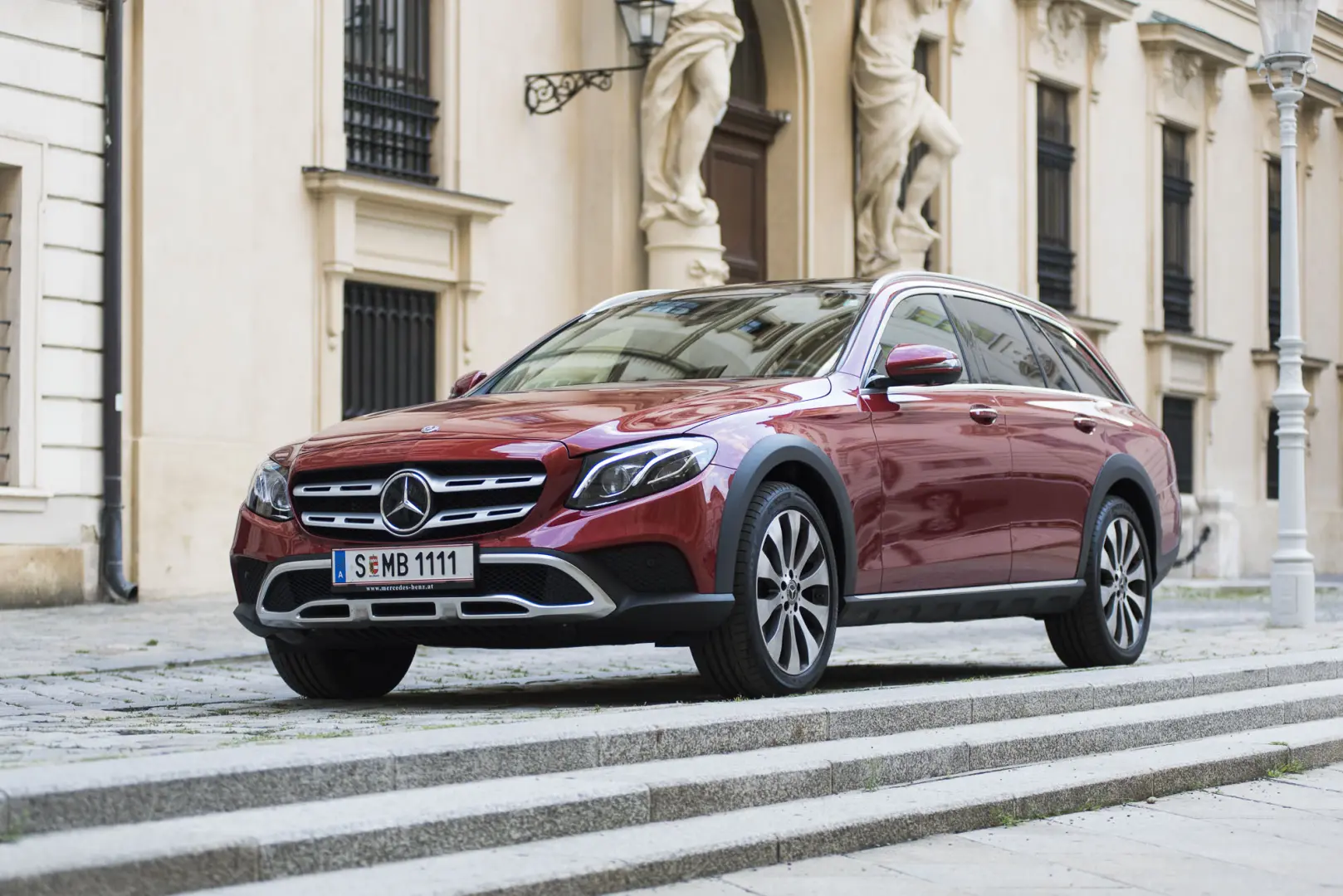 Mercedes-Benz  E All-Terrain 220 d 4Matic Avantgarde 9G-Tronic 5