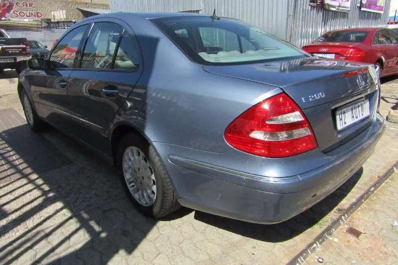 Mercedes-Benz  E Estate 200 T Kompressor Avantgarde 3