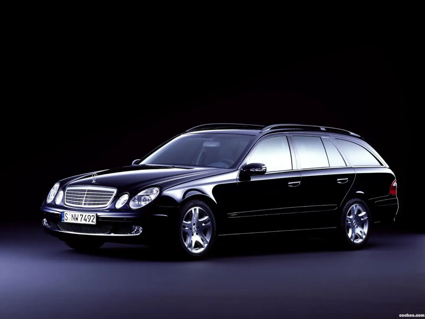 Mercedes-Benz  E Estate 200 T Kompressor Classic 2