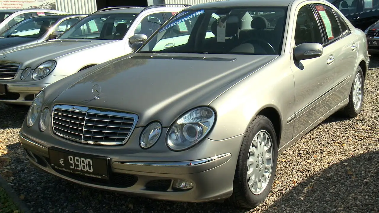 Mercedes-Benz  E 200 Kompressor Classic 3