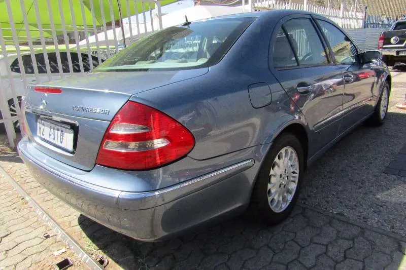 Mercedes-Benz  E Estate 200 T Kompressor Elegance 7