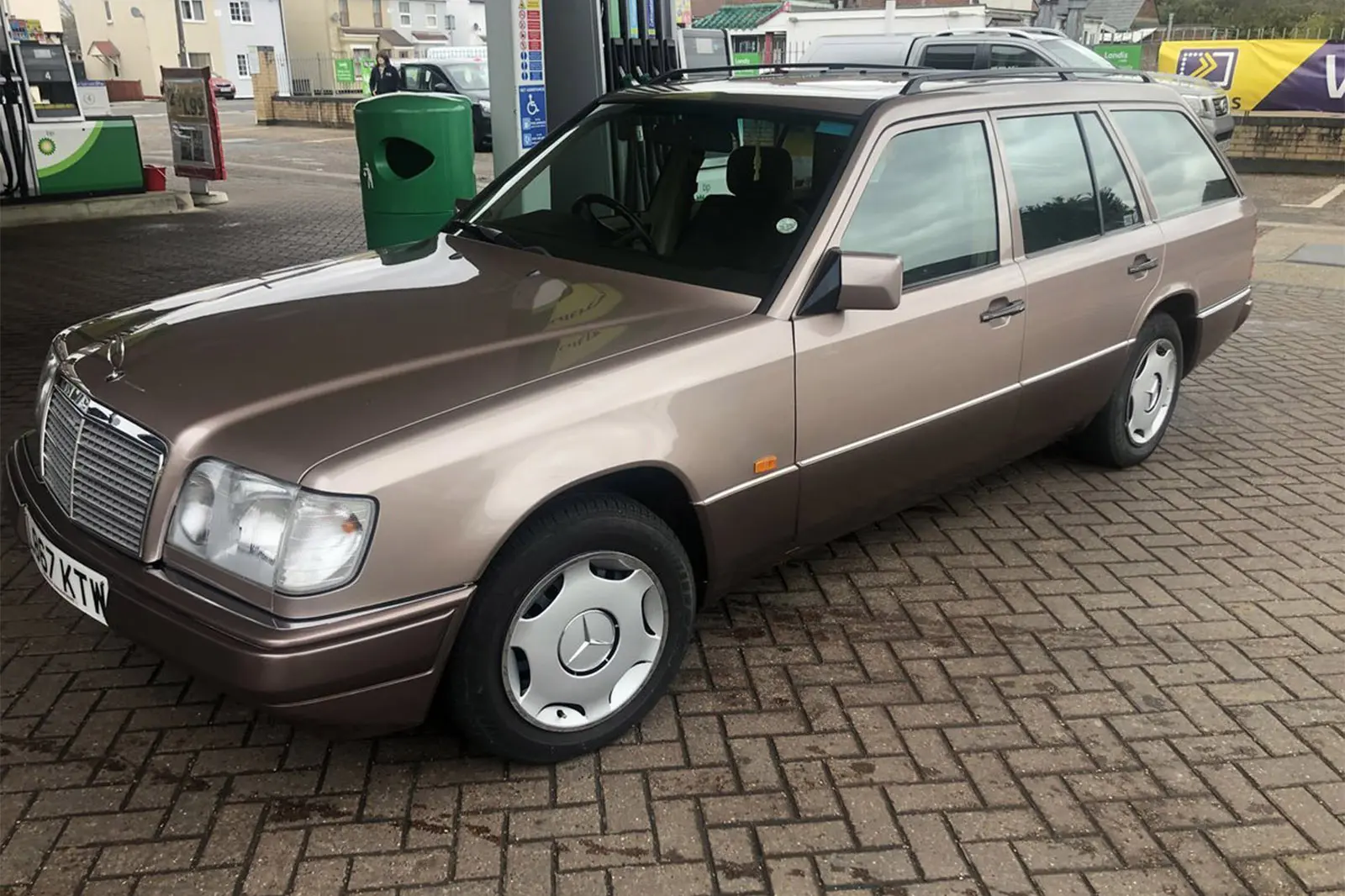 Mercedes-Benz  E Estate 200 TE 2