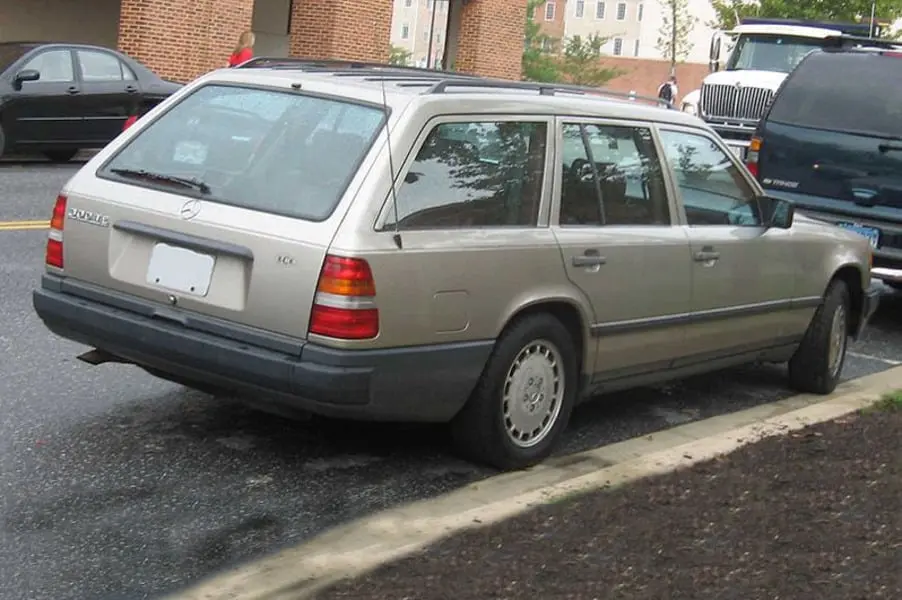 Mercedes-Benz  E Estate 200 TE 4