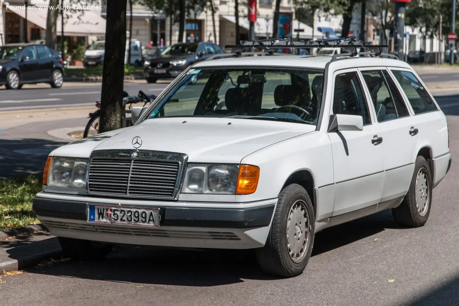 Mercedes-Benz  E Estate 200 TE 6