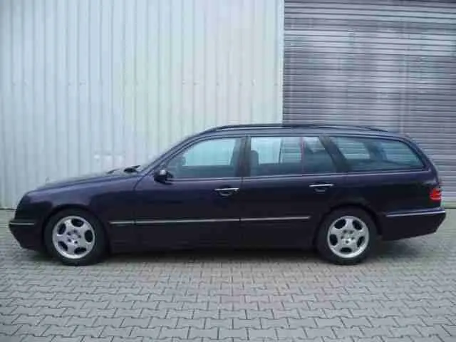 Mercedes-Benz  E Estate 220 T CDI Avantgarde 3