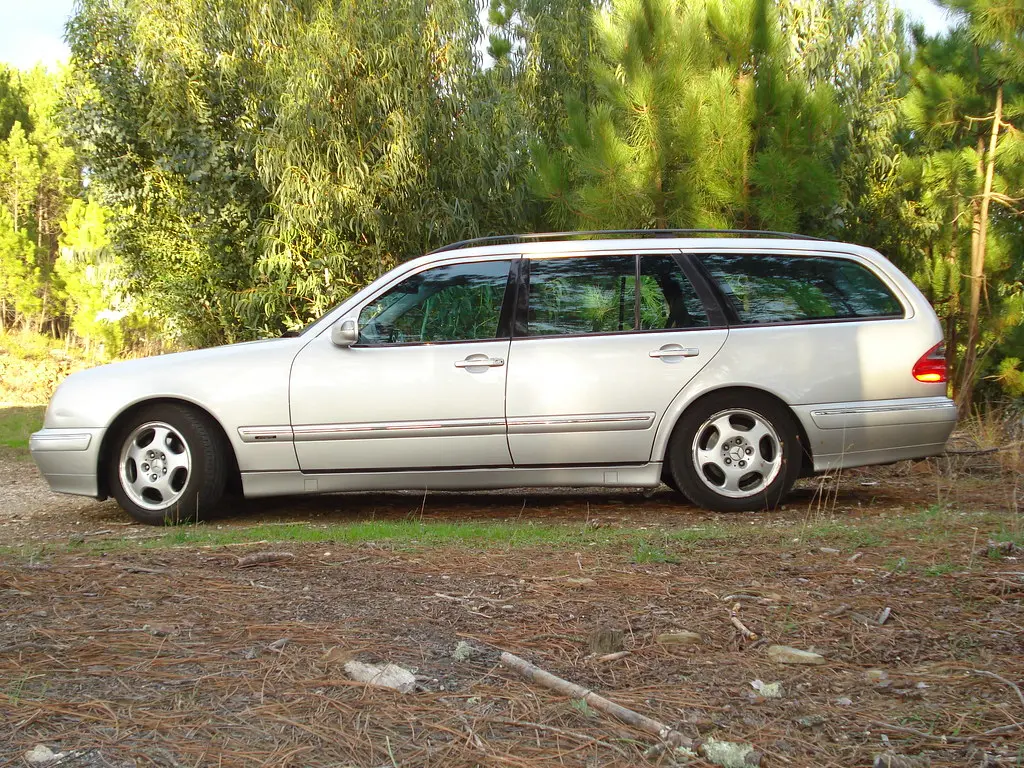 Mercedes-Benz  E Estate 220 T CDI Avantgarde 6