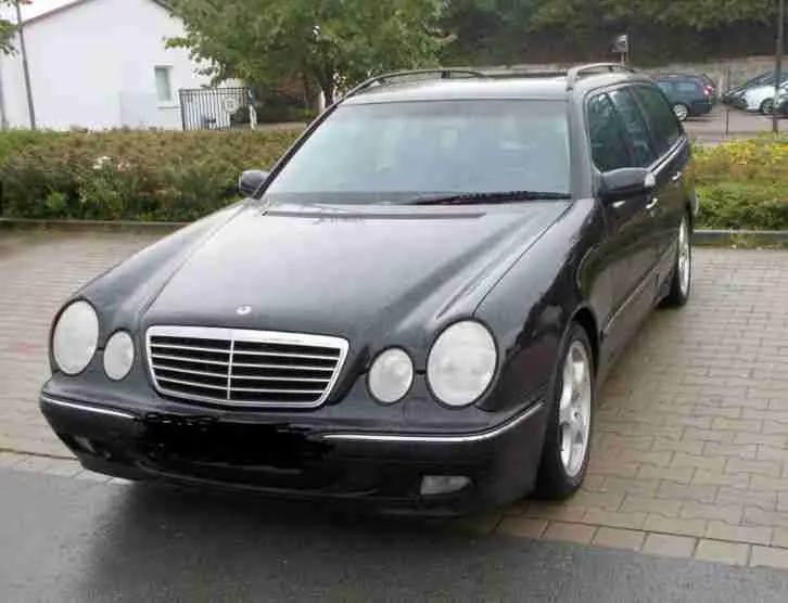 Mercedes-Benz  E Estate 240 T Avantgarde 4