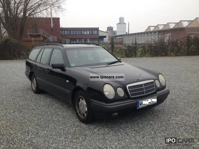 Mercedes-Benz  E 240 Elegance 1