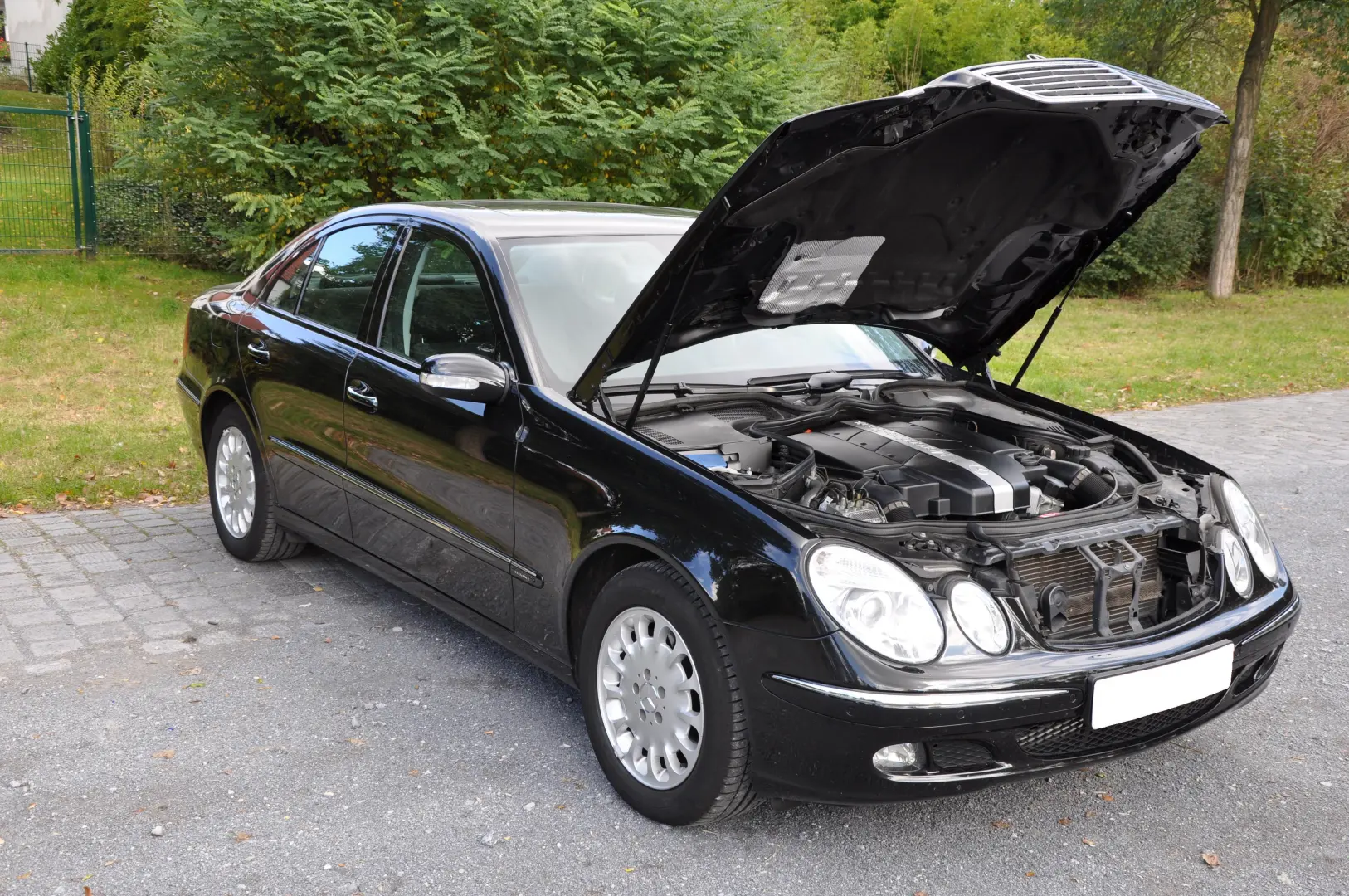 Mercedes-Benz  E 240 Elegance 3