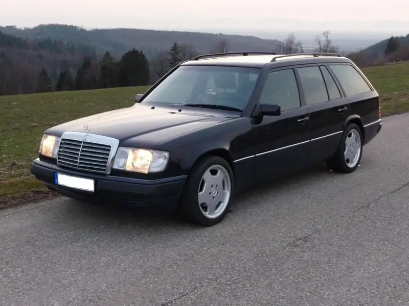 Mercedes-Benz  E Estate 250 T D Elegance 2