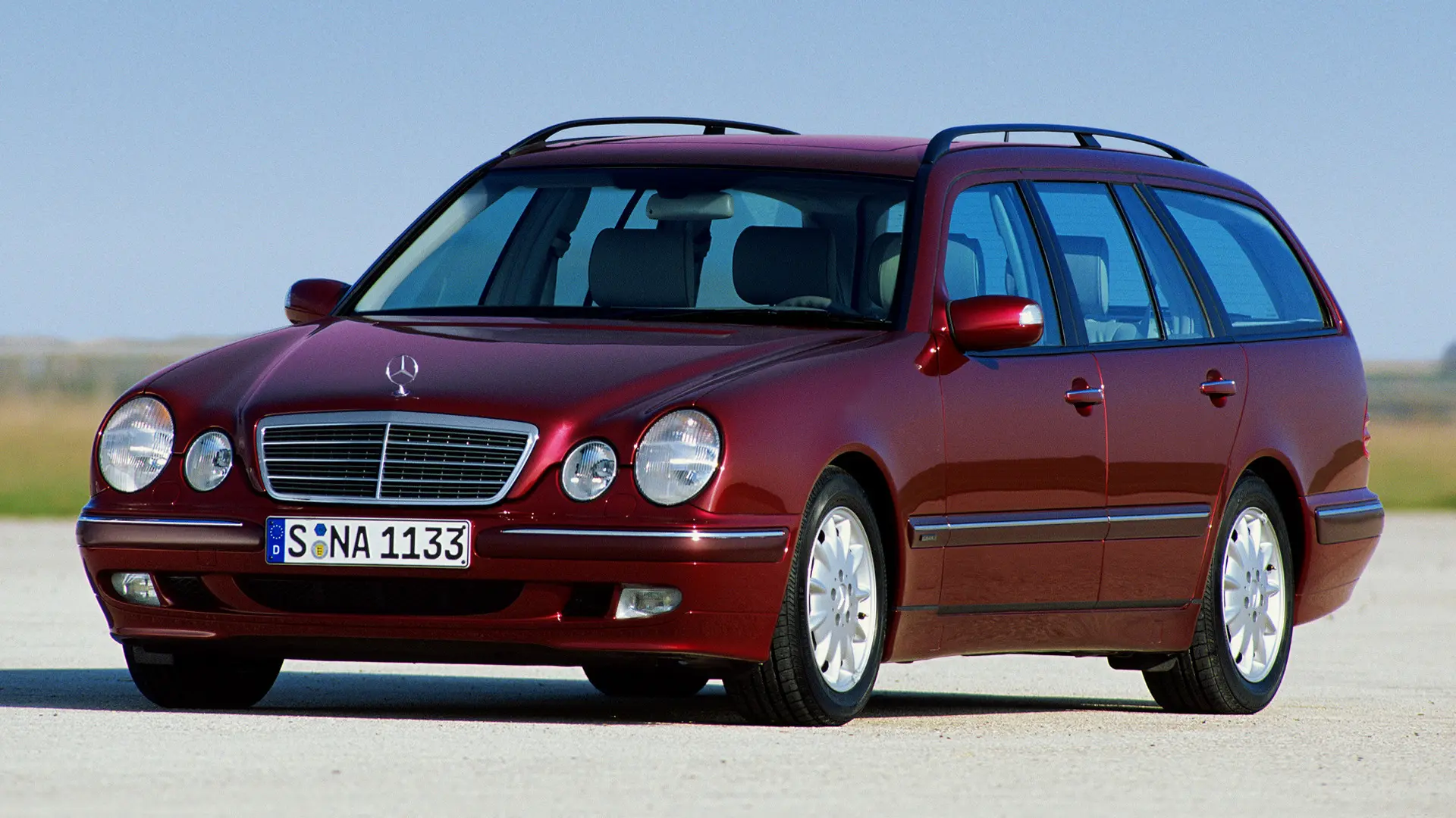 Mercedes-Benz  E Estate 320 T Classic 2