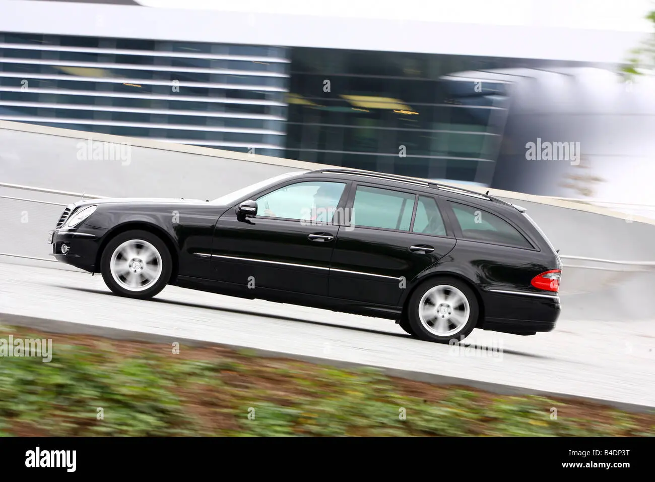 Mercedes-Benz  E Estate 280 T Avantgarde 0