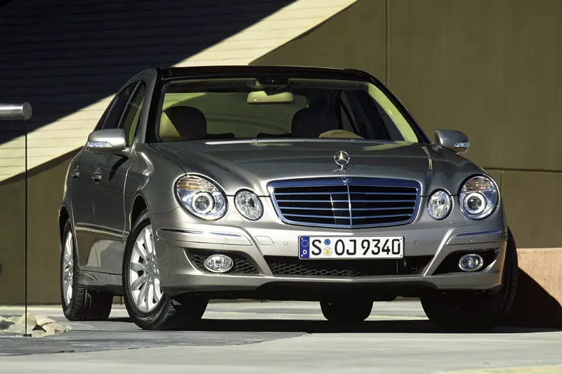 Mercedes-Benz  E 500 4Matic BlueEFFICIENCY Premium 0