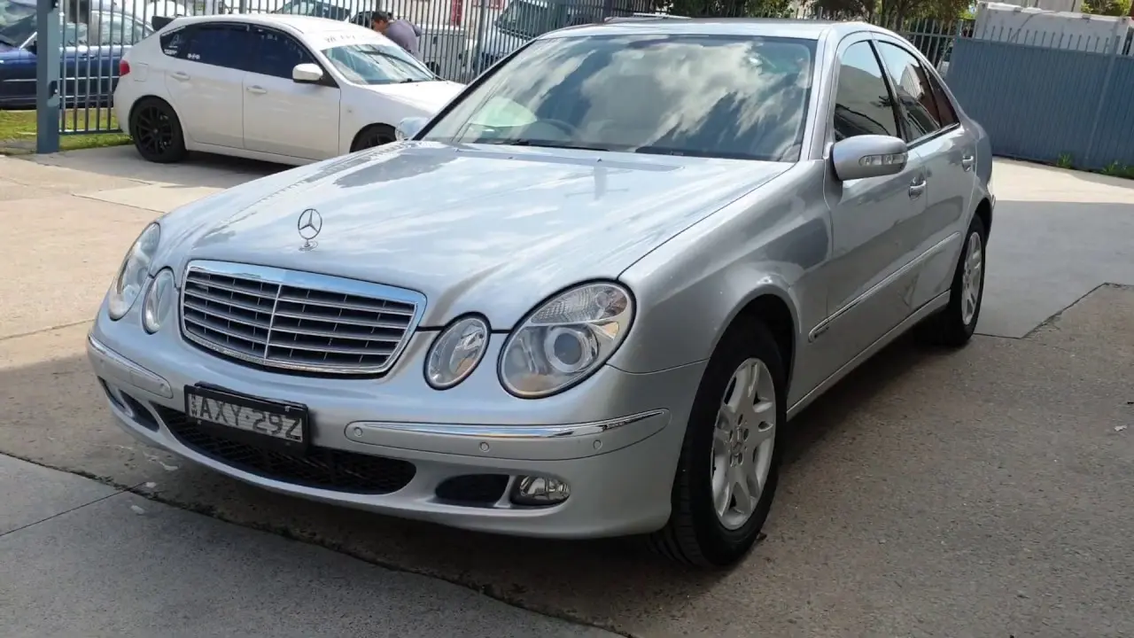 Mercedes-Benz  E 280 Elagence 1