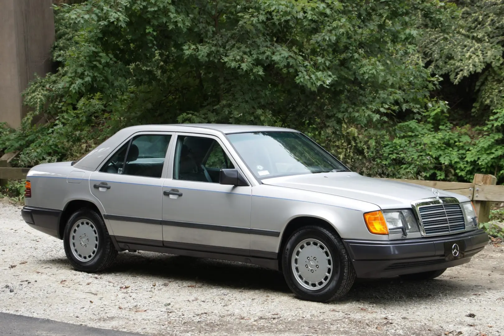 Mercedes-Benz  E 300 E 1
