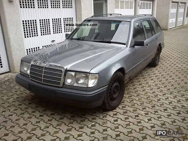 Mercedes-Benz  E Estate 300 TD 1