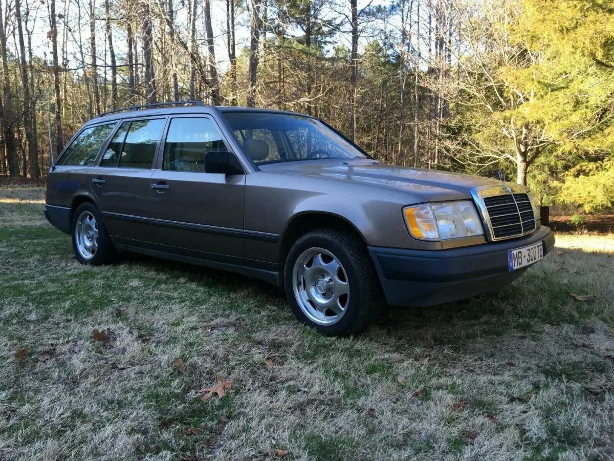 Mercedes-Benz  E Estate 300 TE 1
