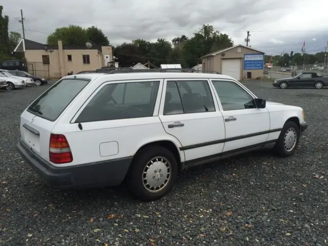Mercedes-Benz  E Estate 300 TE 2
