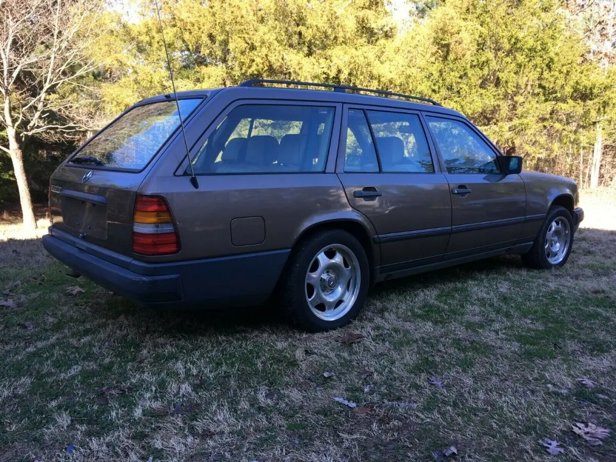 Mercedes-Benz  E Estate 300 TE 4