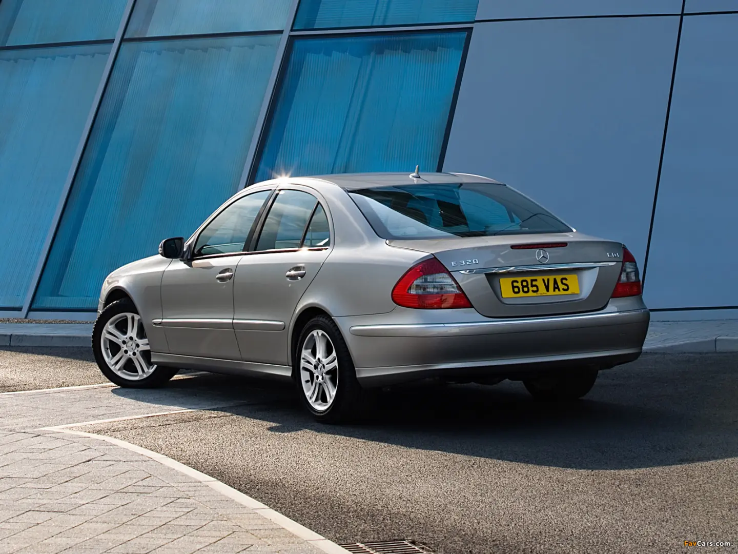 Mercedes-Benz  E 320 CDI Classic 0